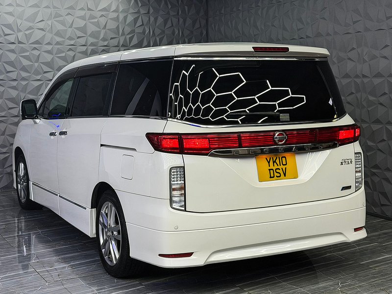 Used Nissan Elgrand 2026 for sale - 77391645: Photo 9