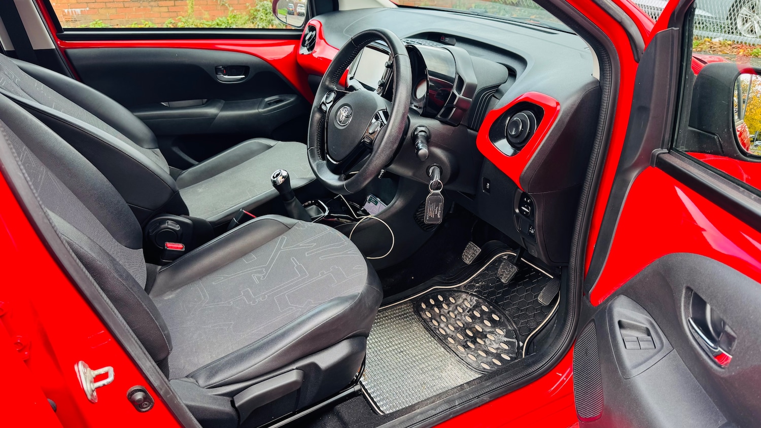 Used Toyota AYGO 2016 for sale - 76373342: Photo 17