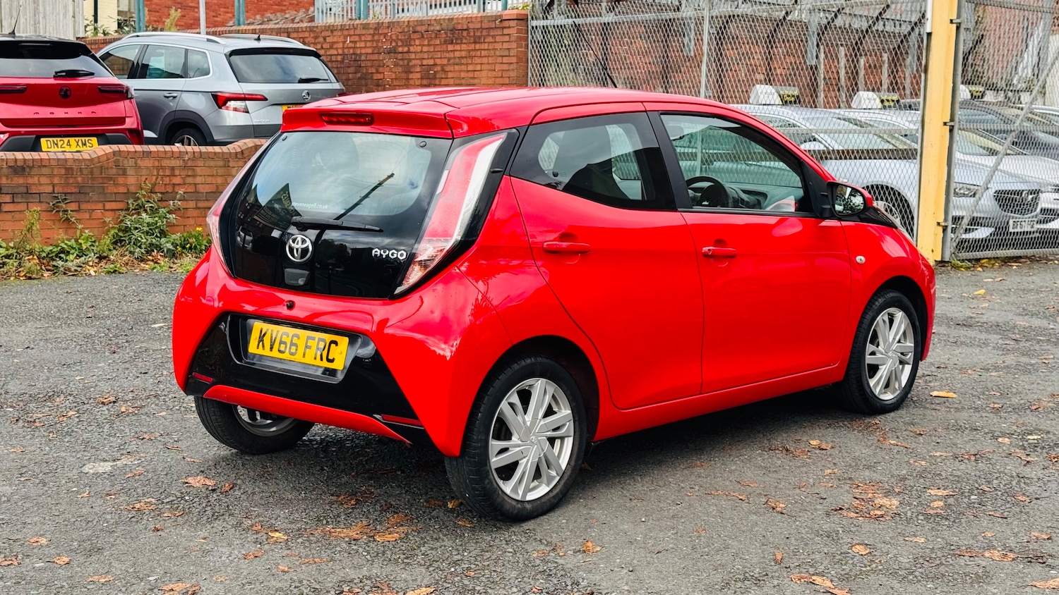 Used Toyota AYGO 2016 for sale - 76373342: Photo 9