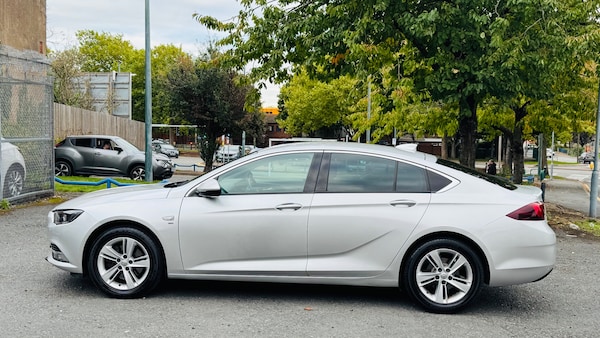 Used Vauxhall Insignia 2017 for sale - 76204669: Photo 5