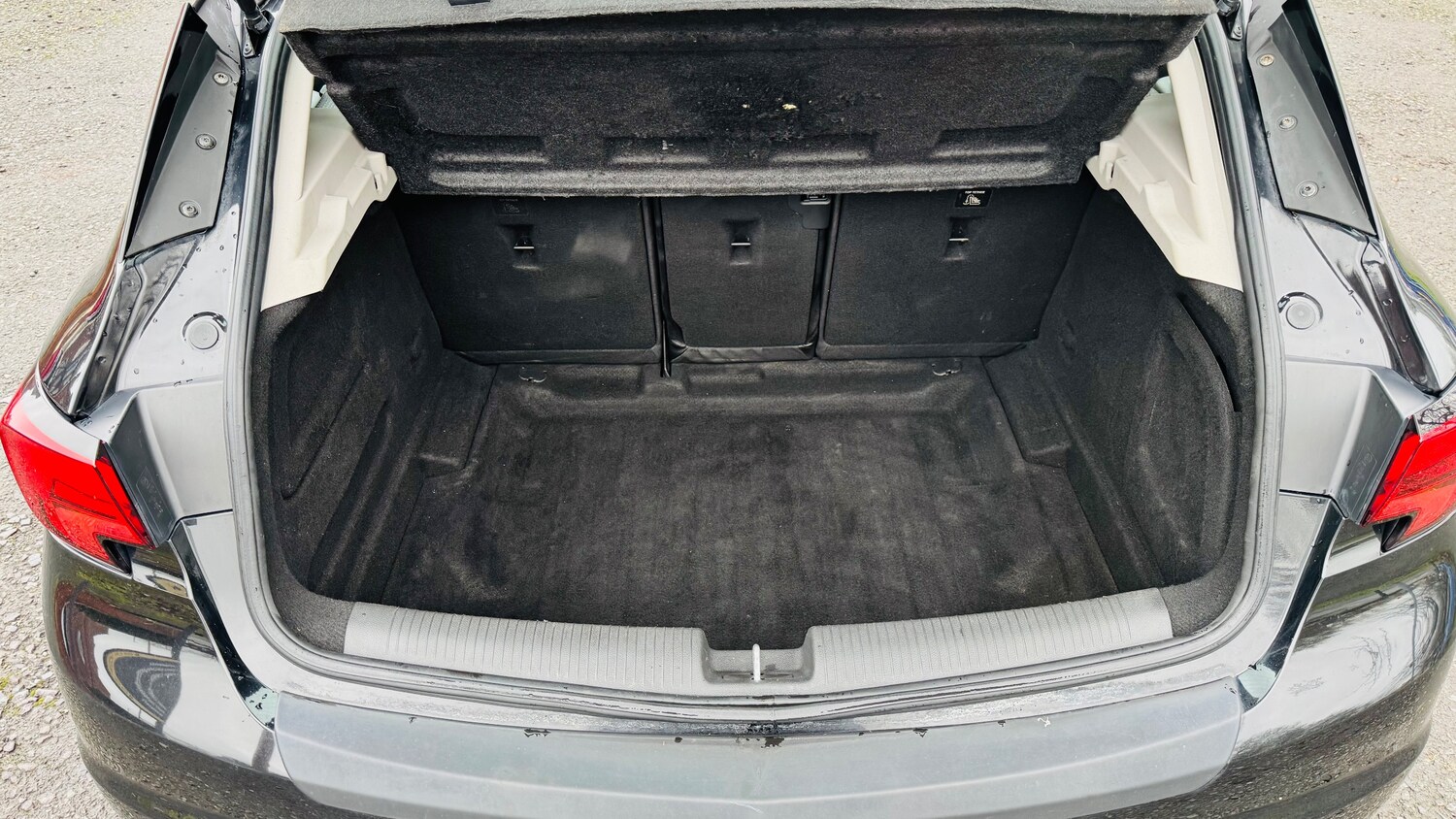 Used Vauxhall Astra for sale - 77501917: Photo 28