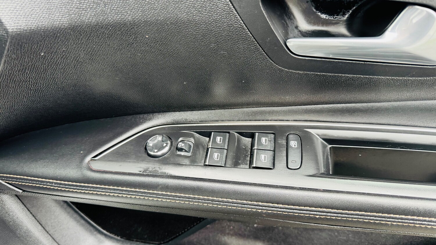 Used Peugeot 5008 2023 for sale - 77506083: Photo 29