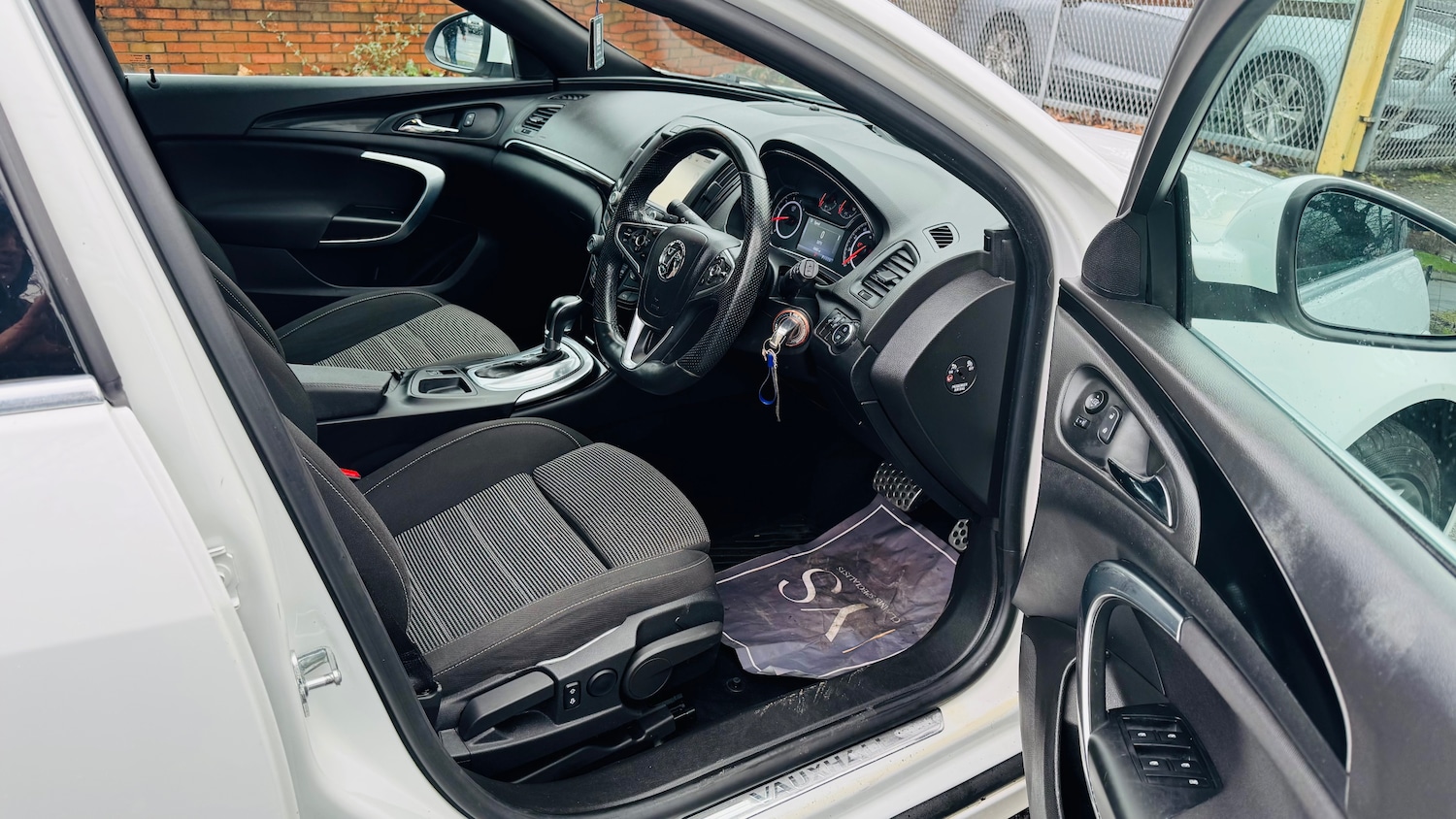 Used Vauxhall Insignia 2017 for sale - 77307760: Photo 15