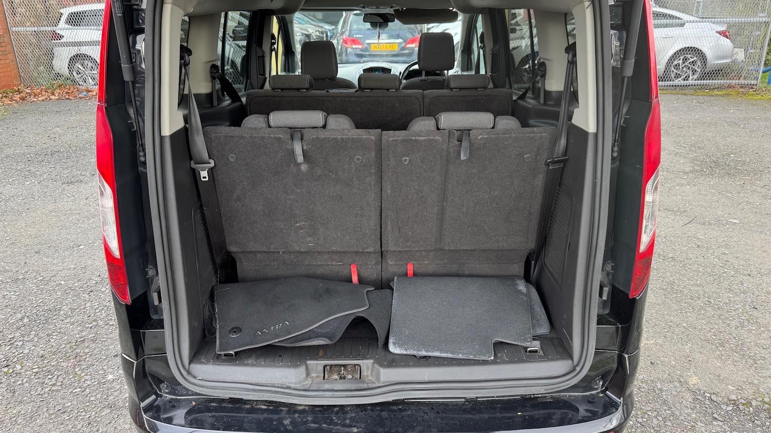 Used Ford Grand Tourneo Connect 2016 for sale - 77654090: Photo 23