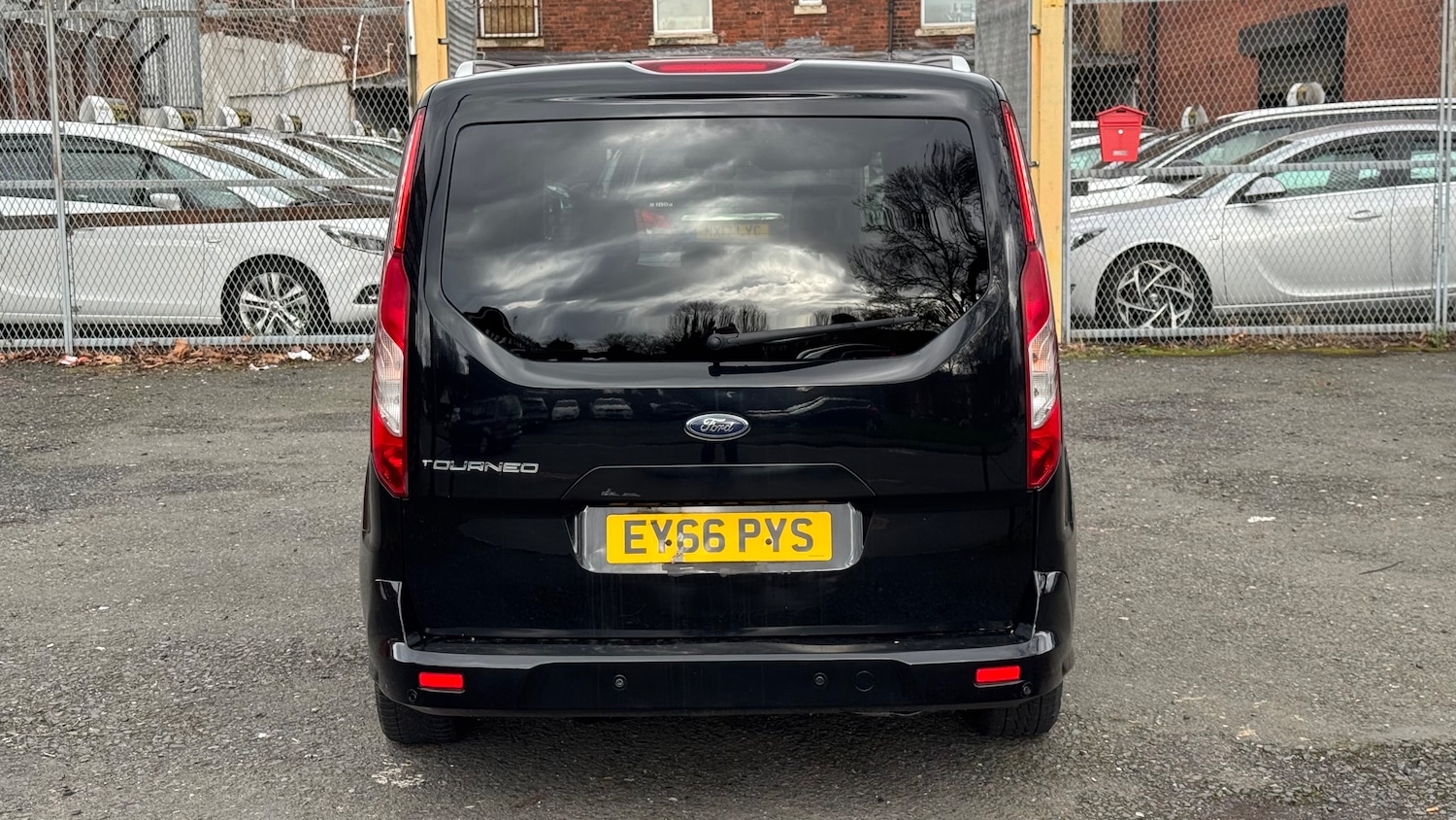 Used Ford Grand Tourneo Connect 2016 for sale - 77654090: Photo 4