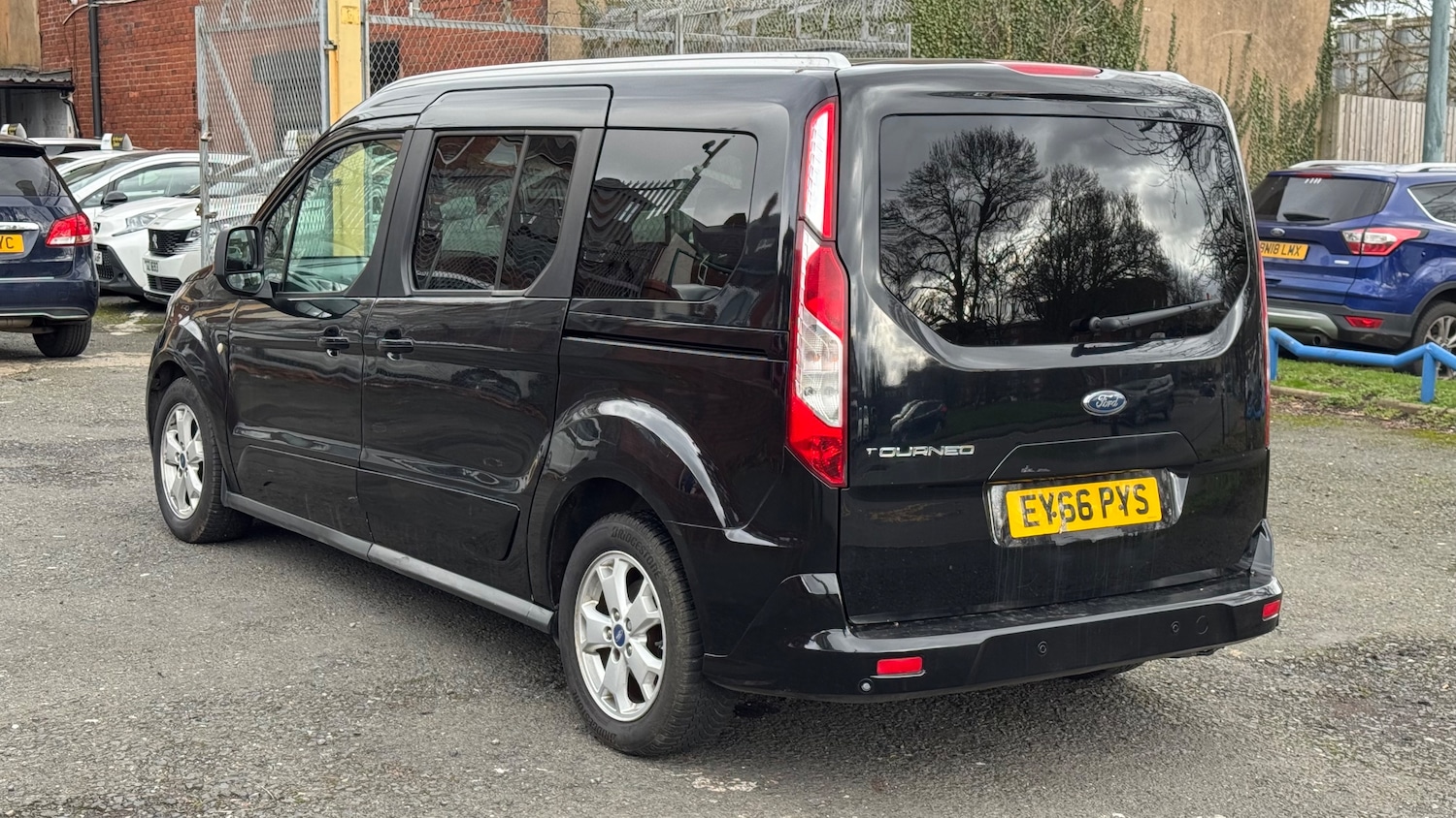 Used Ford Grand Tourneo Connect 2016 for sale - 77654090: Photo 5