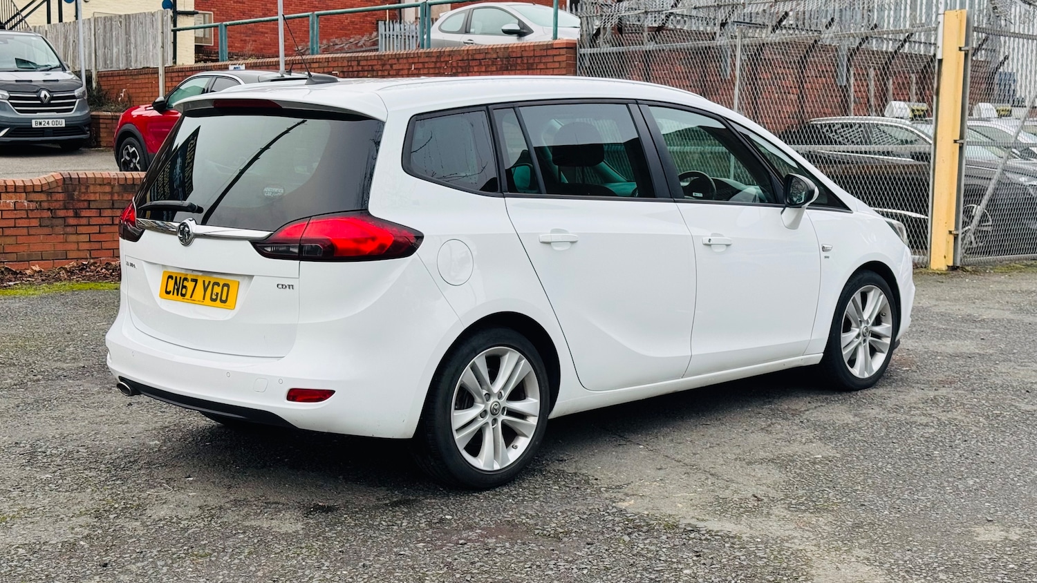 Used Vauxhall Zafira 2017 for sale - 77560744: Photo 7