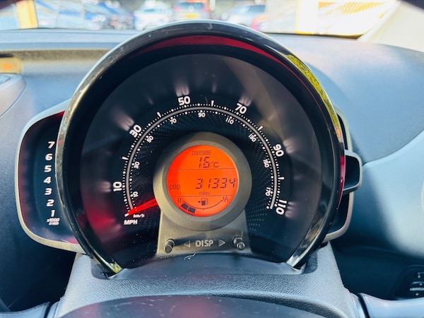 Used Toyota AYGO 2020 for sale - 76204683: Photo 30