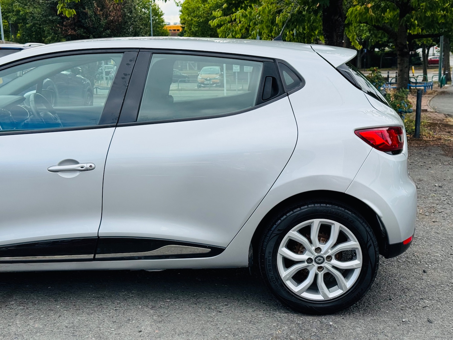 Used Renault Clio 2016 for sale - 76204687: Photo 12