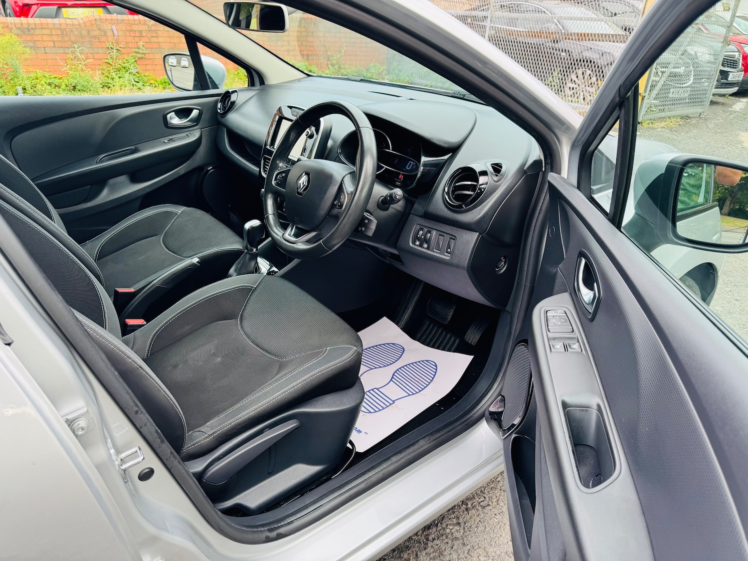 Used Renault Clio 2016 for sale - 76204687: Photo 15