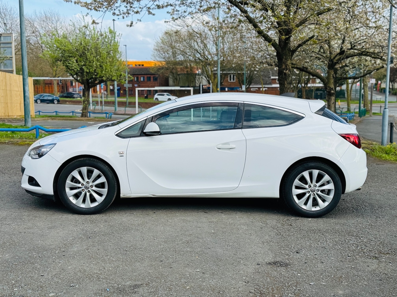 Used Vauxhall Astra 2015 for sale - 76919102: Photo 4