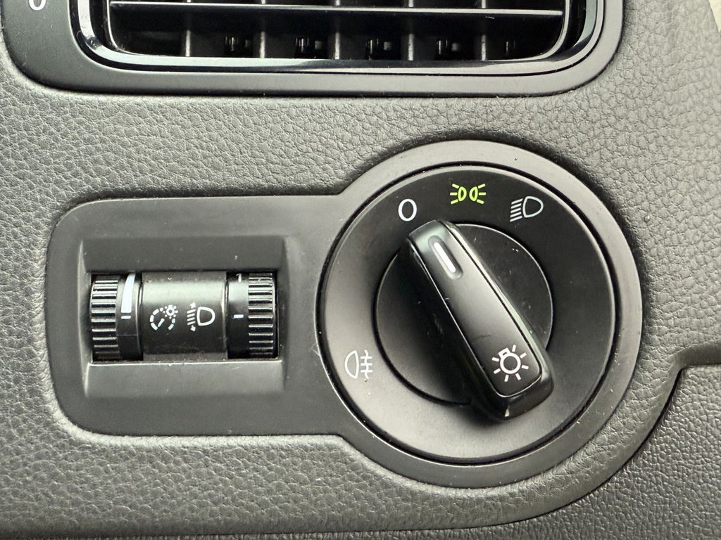 Used Volkswagen Polo 2011 for sale - 76617503: Photo 18