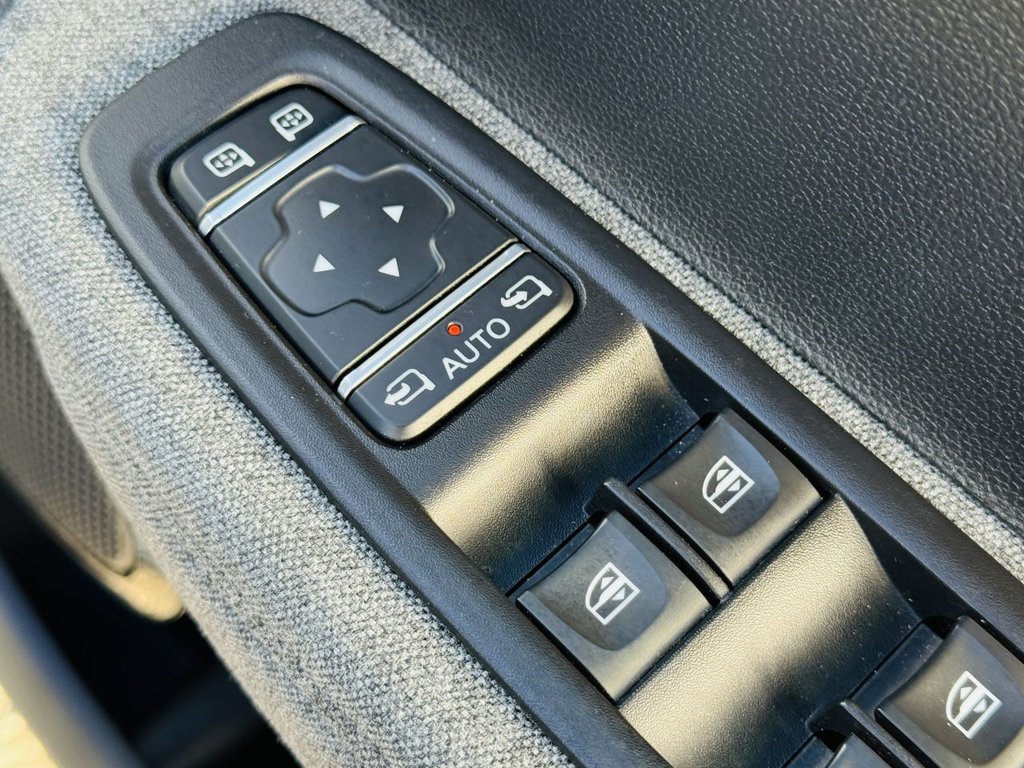 Used Renault Zoe 2020 for sale - 76368179: Photo 25
