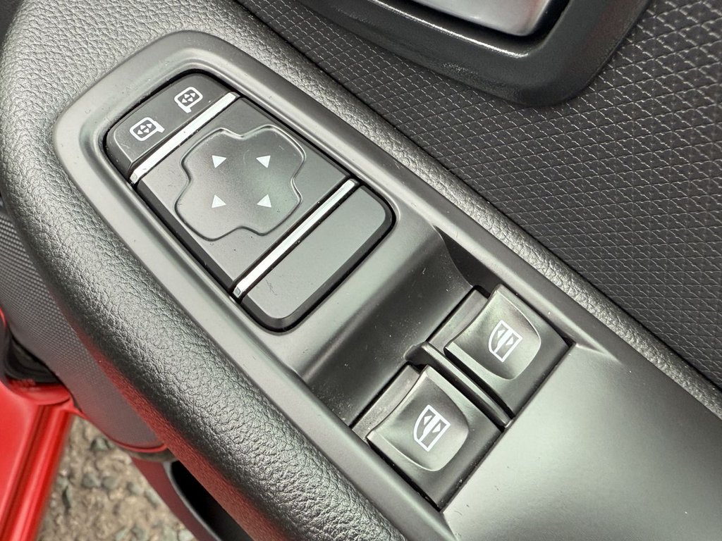 Used Renault Clio 2019 for sale - 75897130: Photo 25