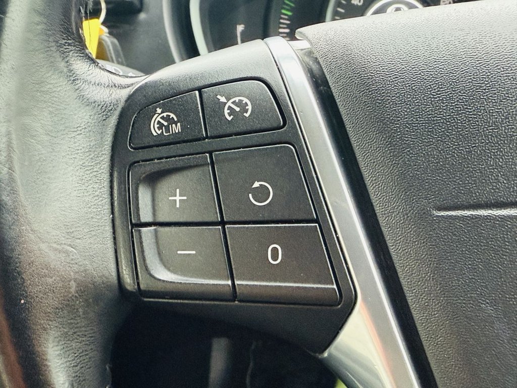 Used Volvo V40 Cross Country 2013 for sale - 77139712: Photo 15