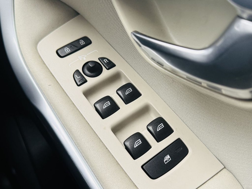 Used Volvo V40 Cross Country 2013 for sale - 77139712: Photo 18