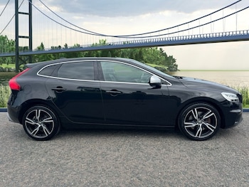 Used Volvo V40 2019 for sale - 78694019: Photo