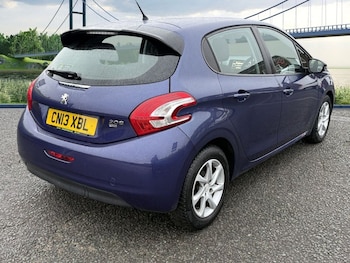 Used Peugeot 208 2013 for sale - 77100981: Photo