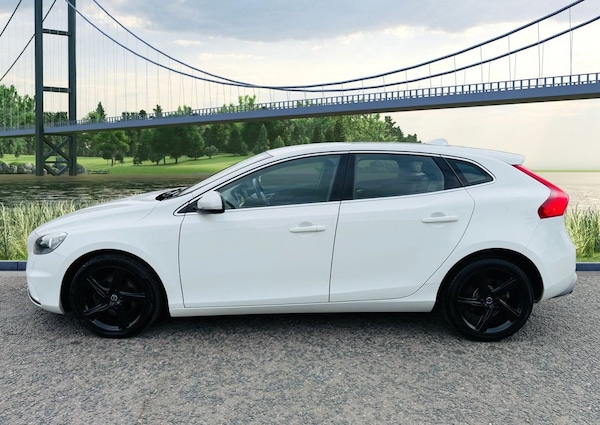 Used Volvo V40 2015 for sale - 75630882: Photo 7
