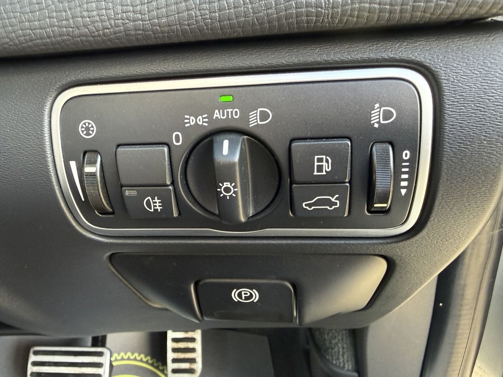 Used Volvo XC60 2017 for sale - 78068614: Photo 19