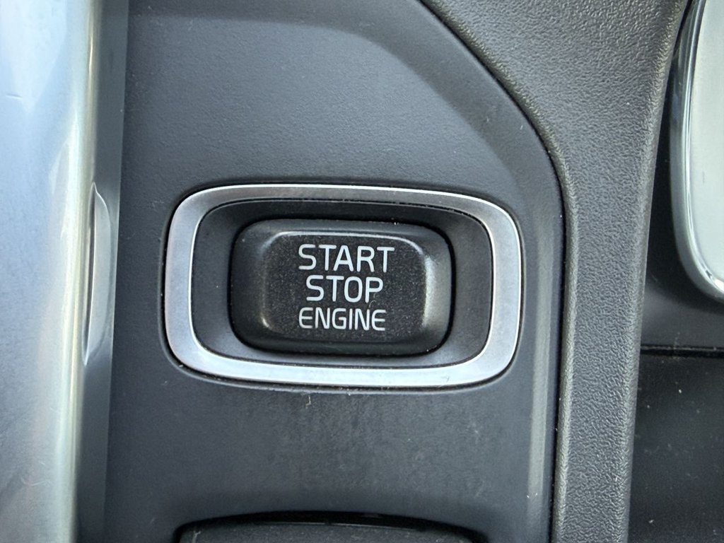 Used Volvo XC60 2017 for sale - 78068614: Photo 21