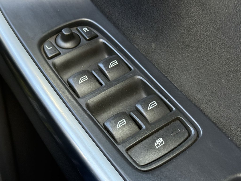 Used Volvo XC60 2017 for sale - 78068614: Photo 23