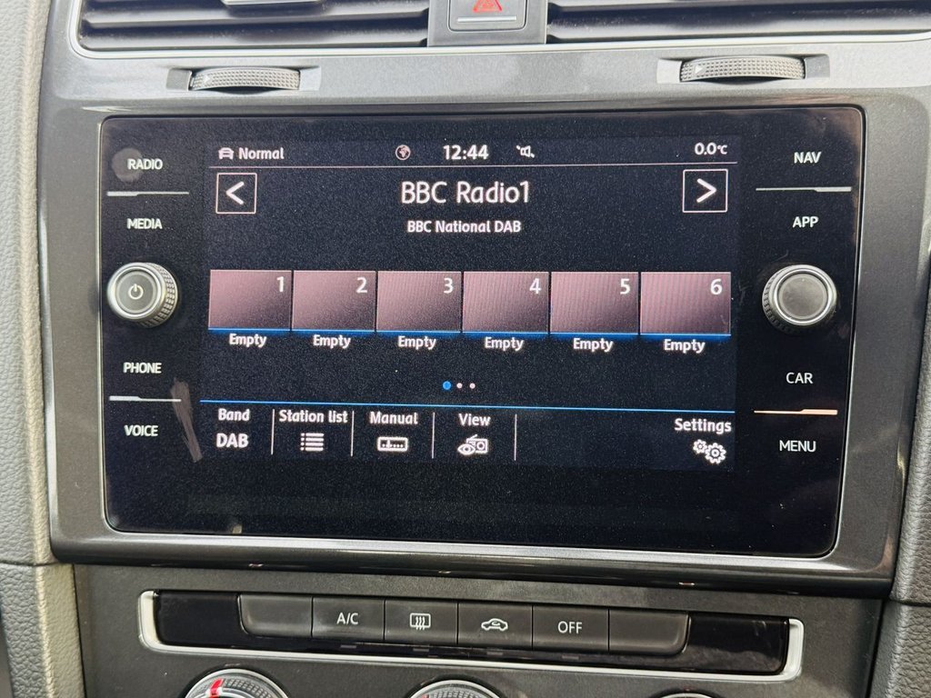 Used Volkswagen Golf 2017 for sale - 76711263: Photo 15