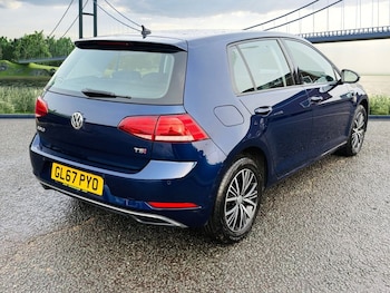 Used Volkswagen Golf 2017 for sale - 76711263: Photo