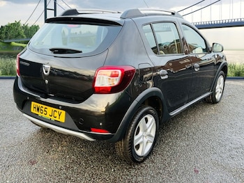 Used Dacia Sandero Stepway 2015 for sale - 76617464: Photo