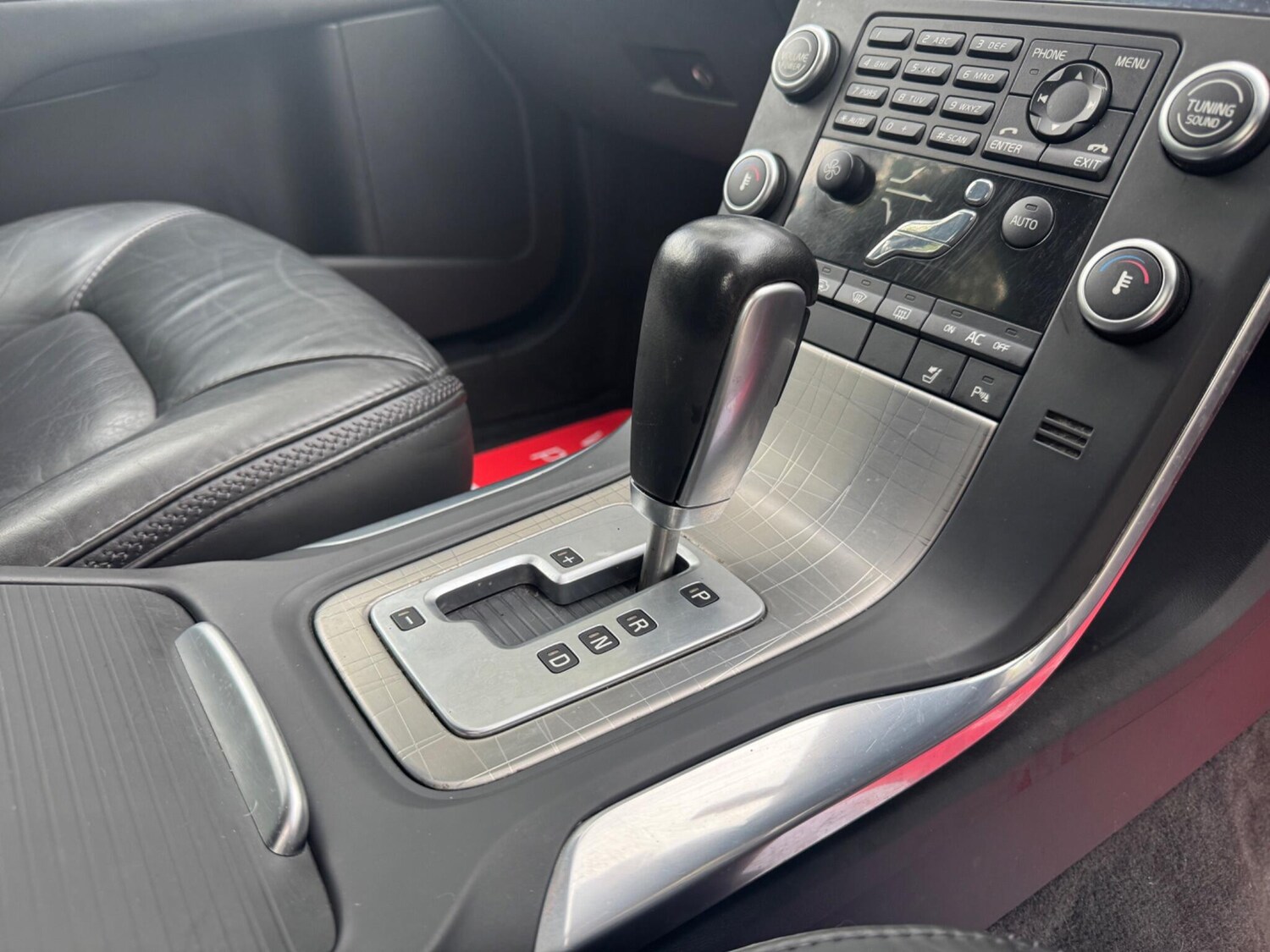 Used Volvo XC70 2011 for sale - 78224420: Photo 28