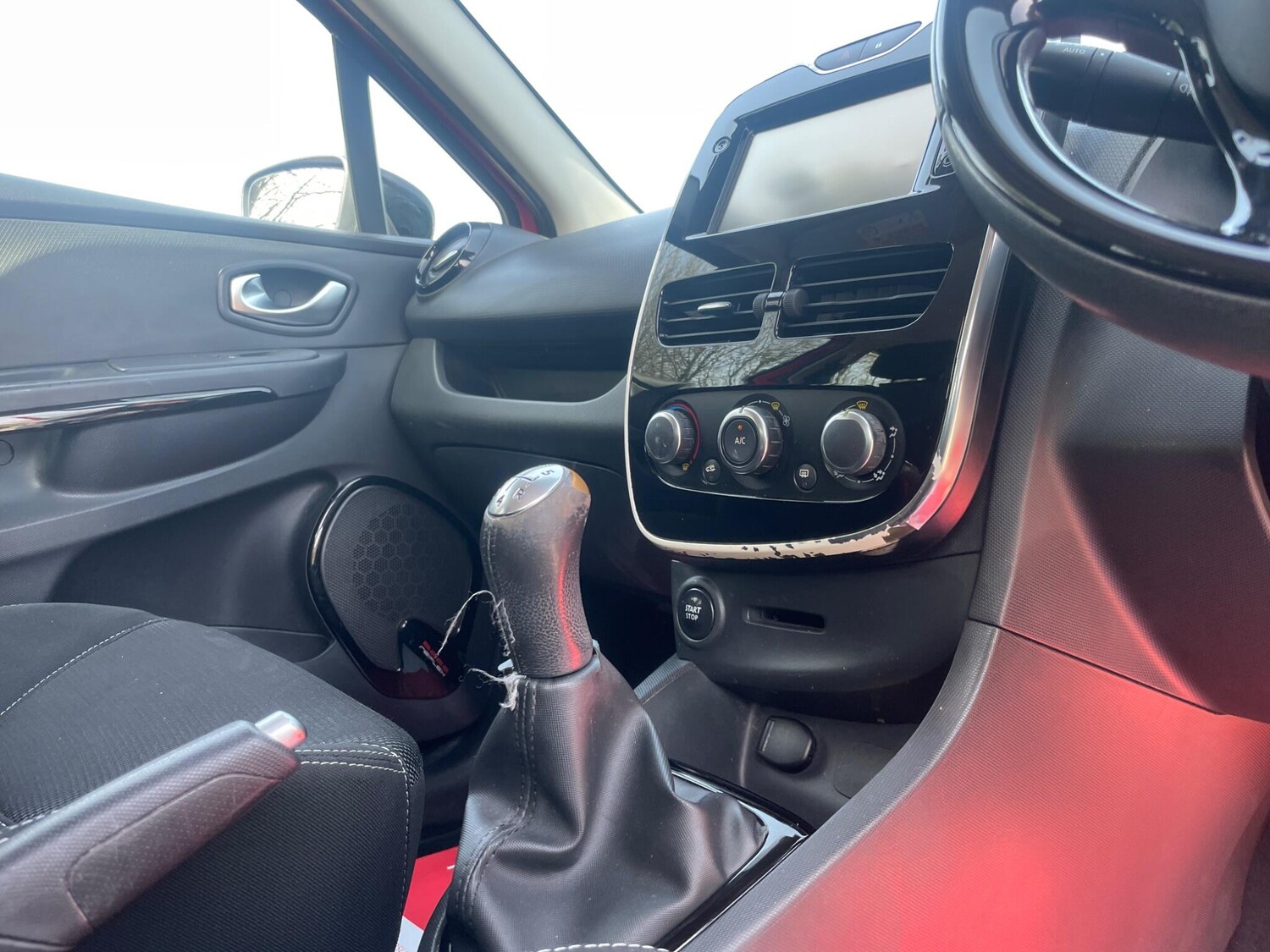 Used Renault Clio 2015 for sale - 78224415: Photo 15