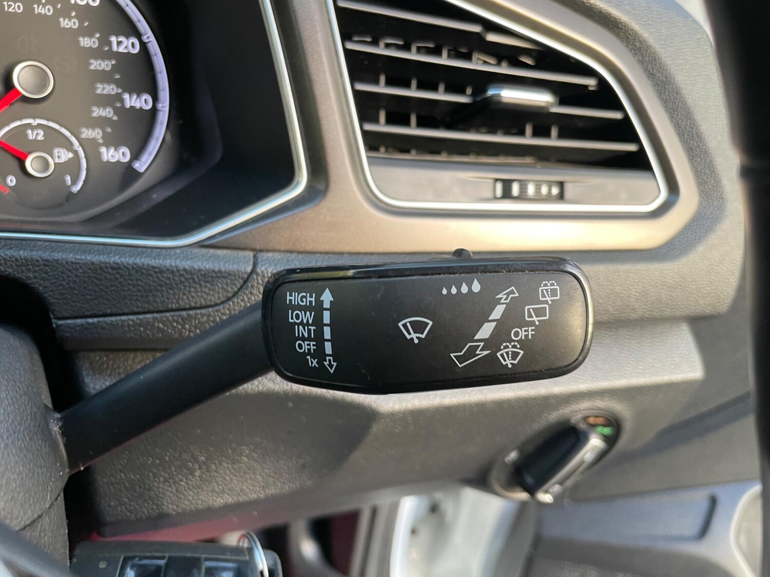 Used Volkswagen T-Roc 2018 for sale - 78224434: Photo 30