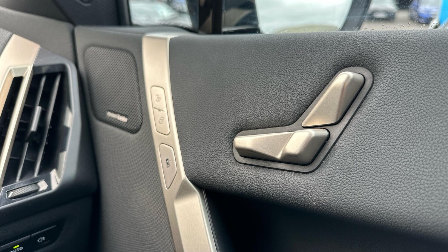 Used BMW iX 2023 for sale - 78033656: Photo 34