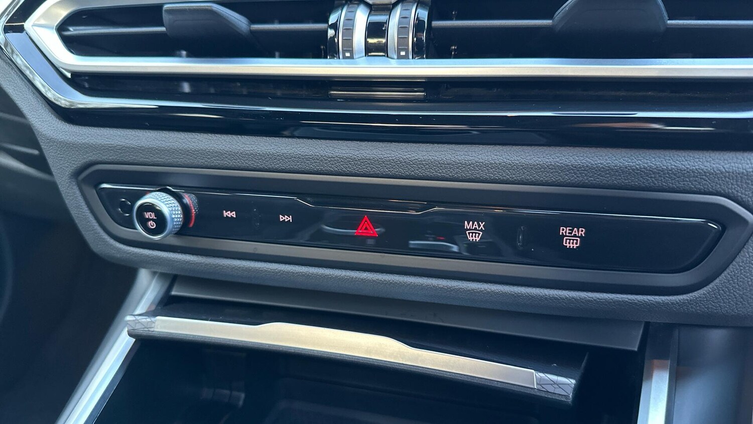 Used BMW 3 Series 2024 for sale - 77604677: Photo 24