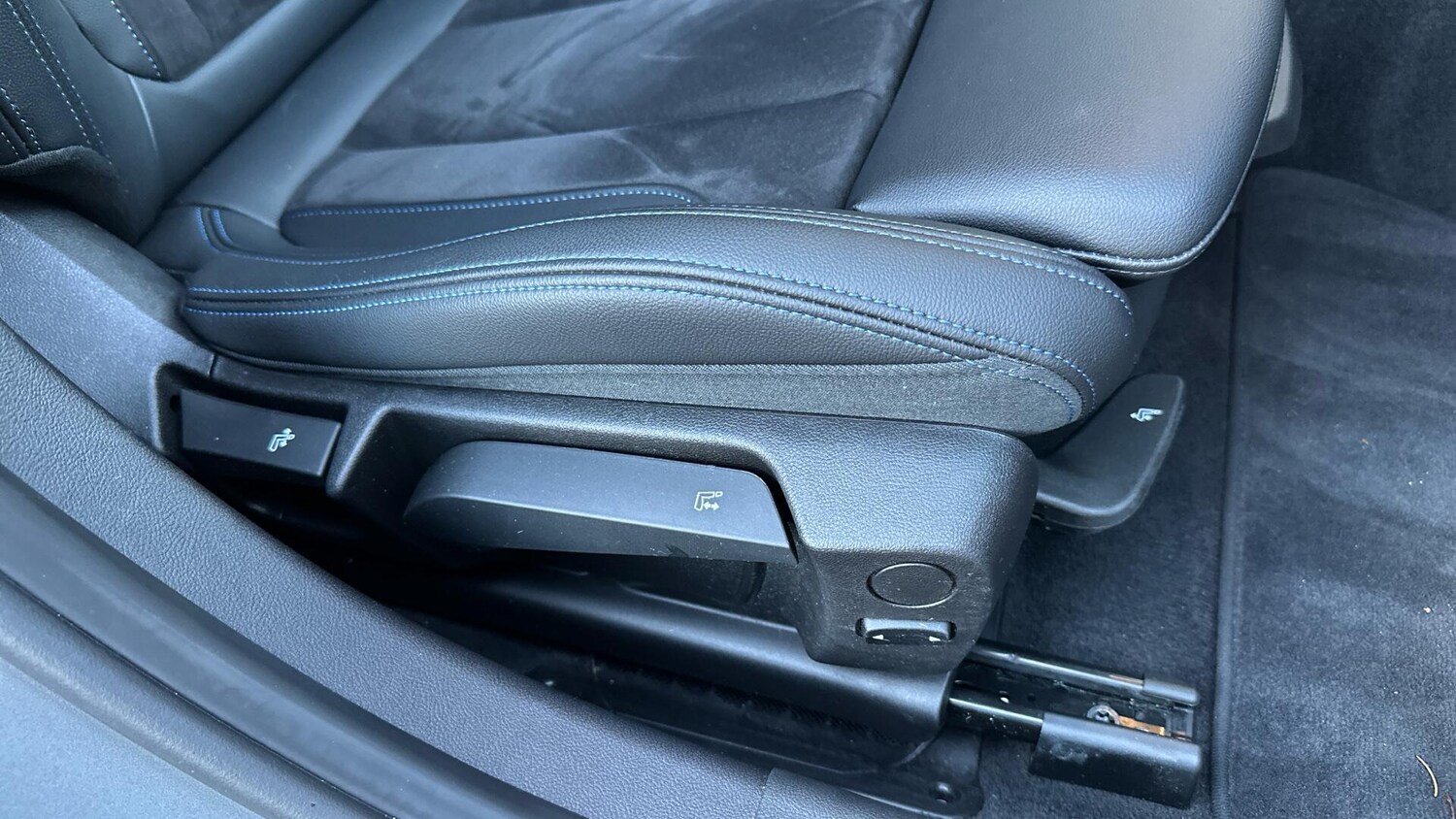 Used BMW 3 Series 2024 for sale - 77604677: Photo 33