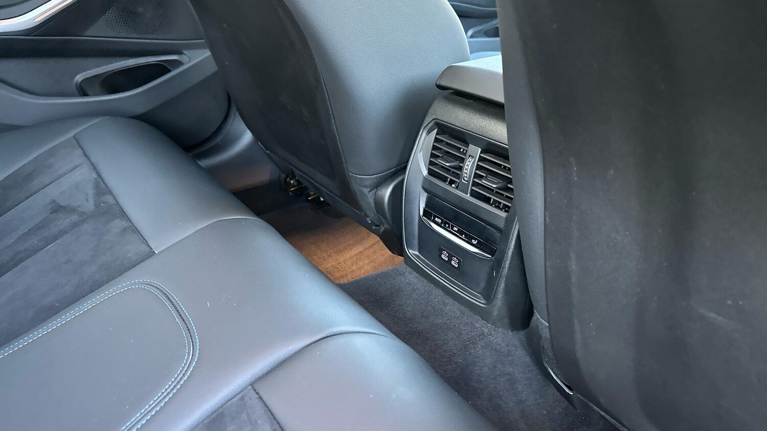 Used BMW 3 Series 2024 for sale - 77604677: Photo 35