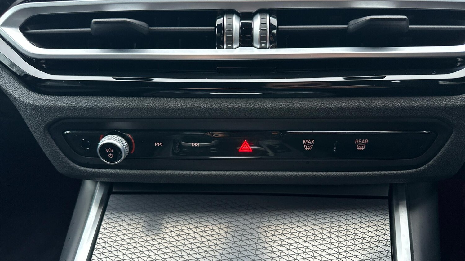 Used BMW 3 Series 2024 for sale - 77604616: Photo 24