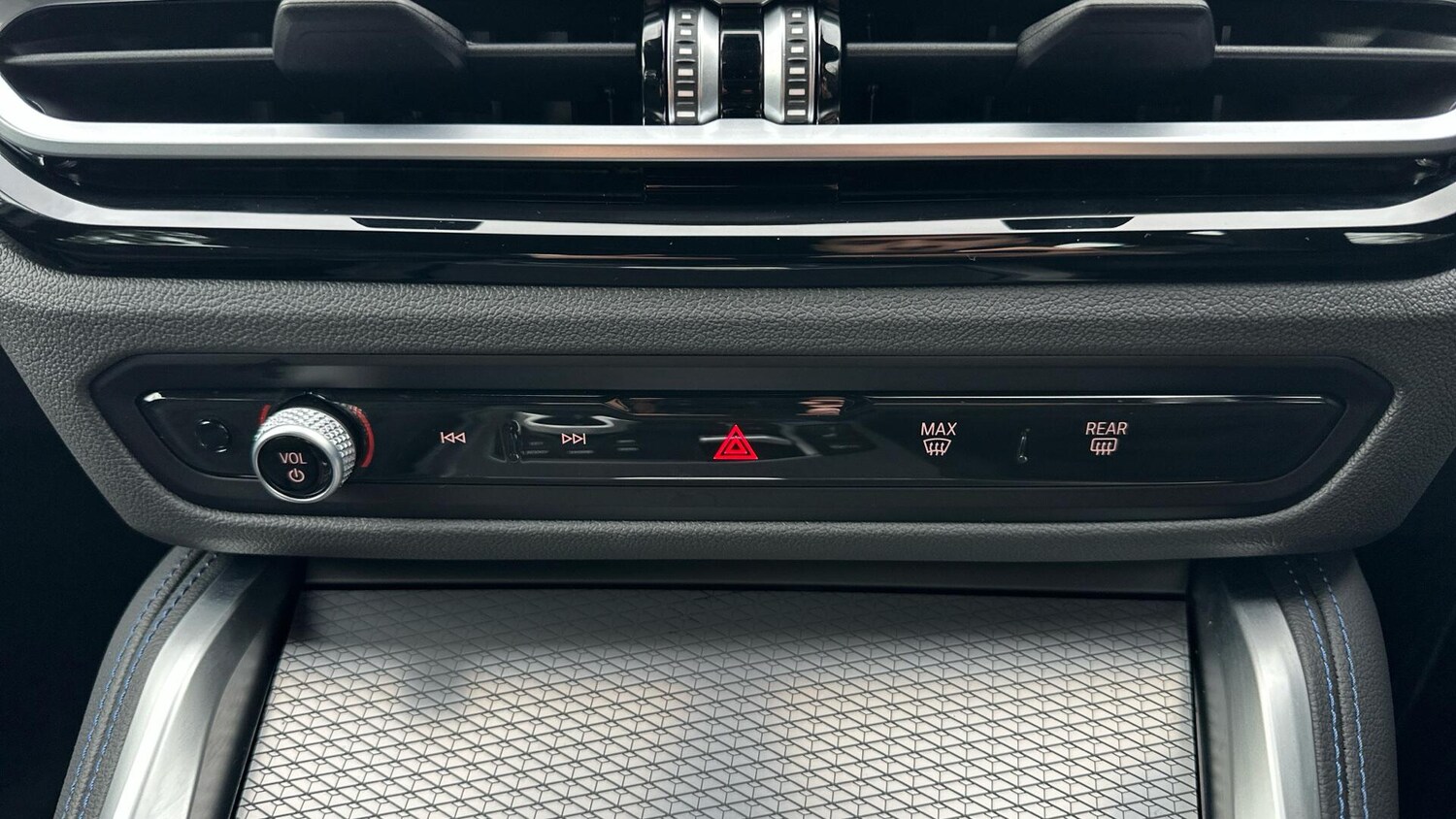 Used BMW i4 2024 for sale - 77604660: Photo 24