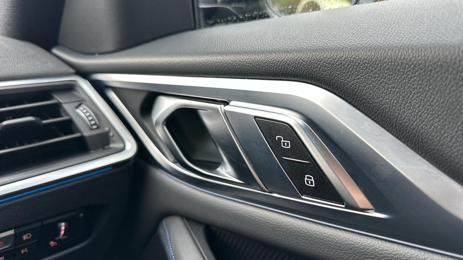 Used BMW i4 2024 for sale - 77604660: Photo 31