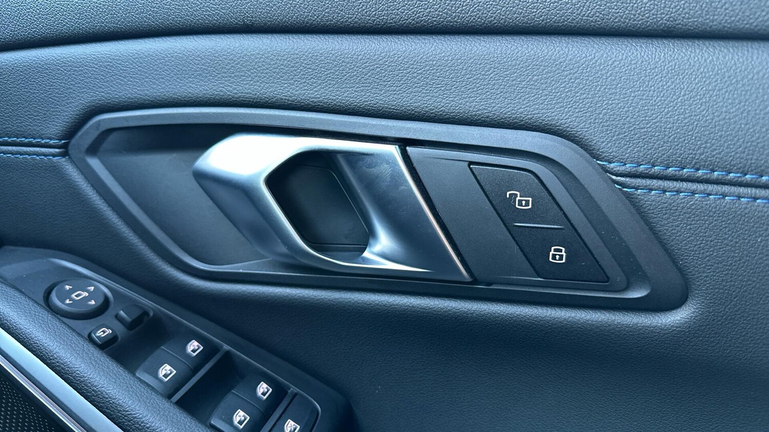 Used BMW 3 Series 2024 for sale - 77604667: Photo 30