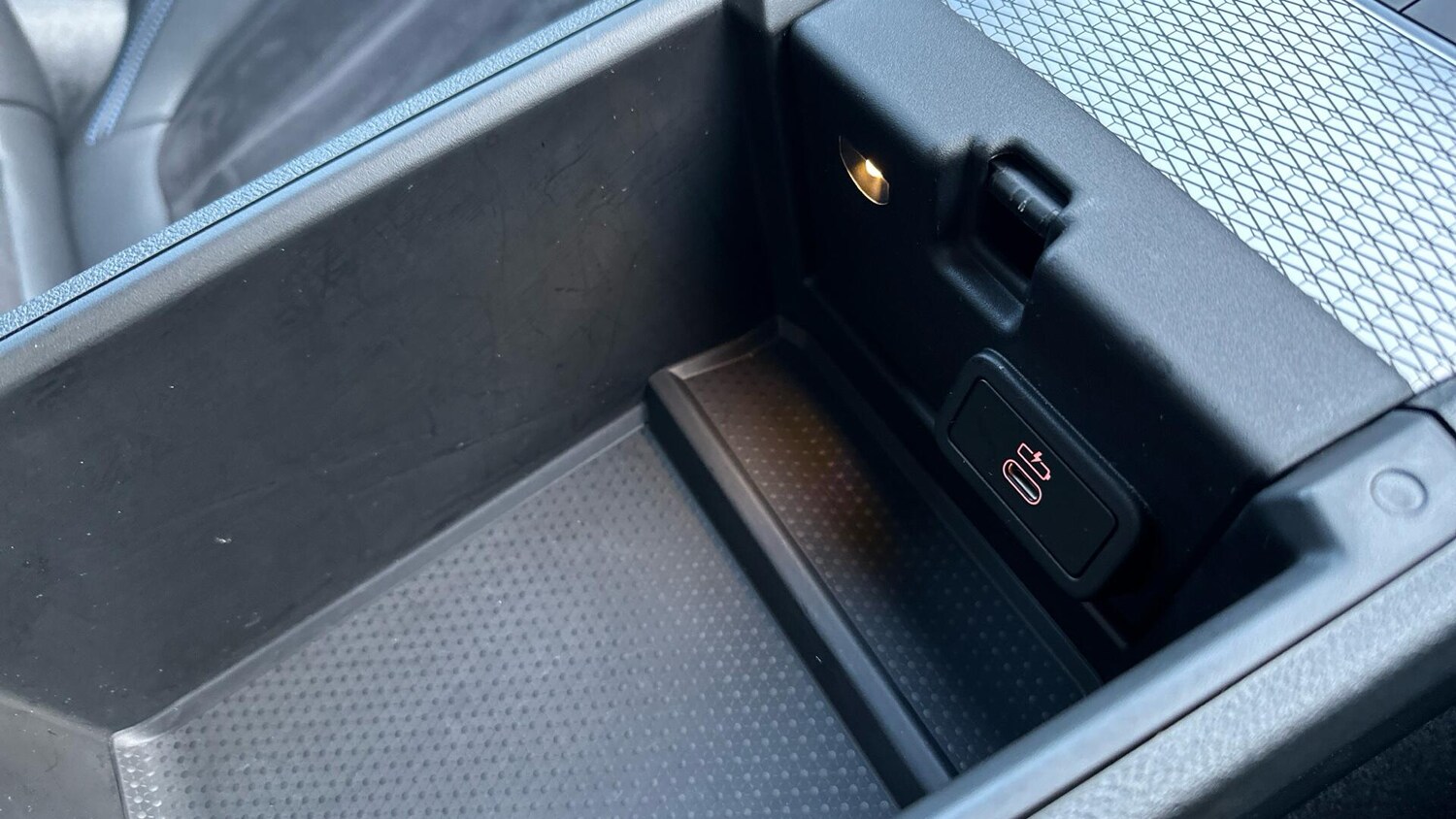 Used BMW 3 Series 2024 for sale - 77604667: Photo 32