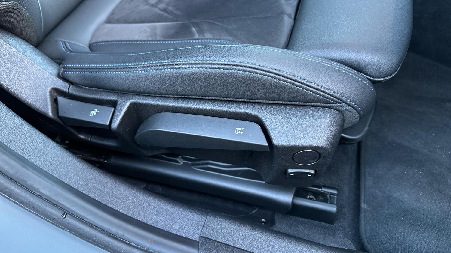 Used BMW 3 Series 2024 for sale - 77604667: Photo 33