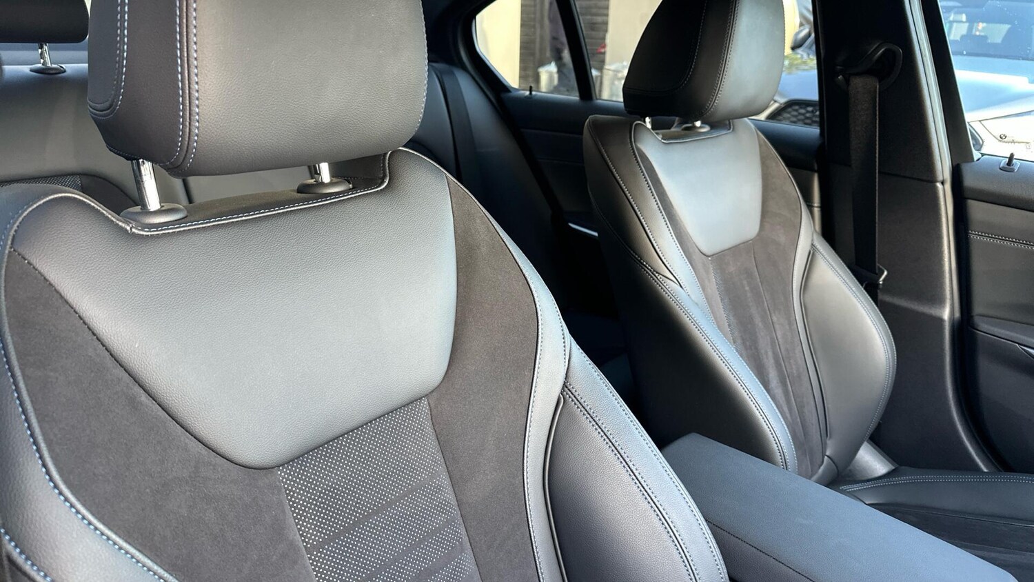 Used BMW 3 Series 2024 for sale - 77604667: Photo 34