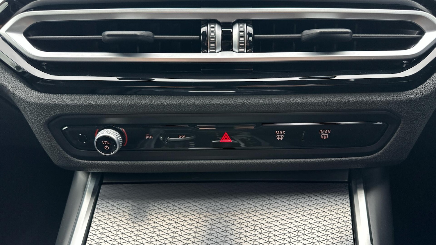 Used BMW 3 Series 2024 for sale - 77604679: Photo 24