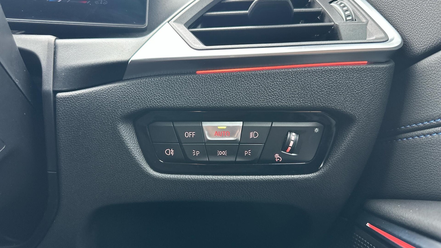 Used BMW 3 Series 2024 for sale - 77604679: Photo 32