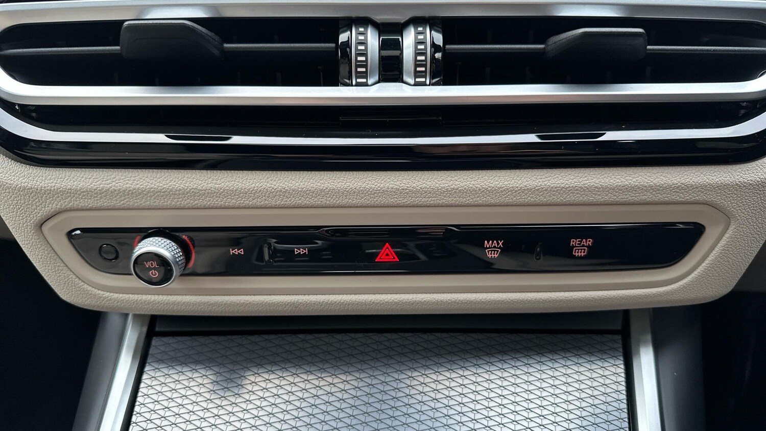 Used BMW 3 Series 2024 for sale - 77604547: Photo 25