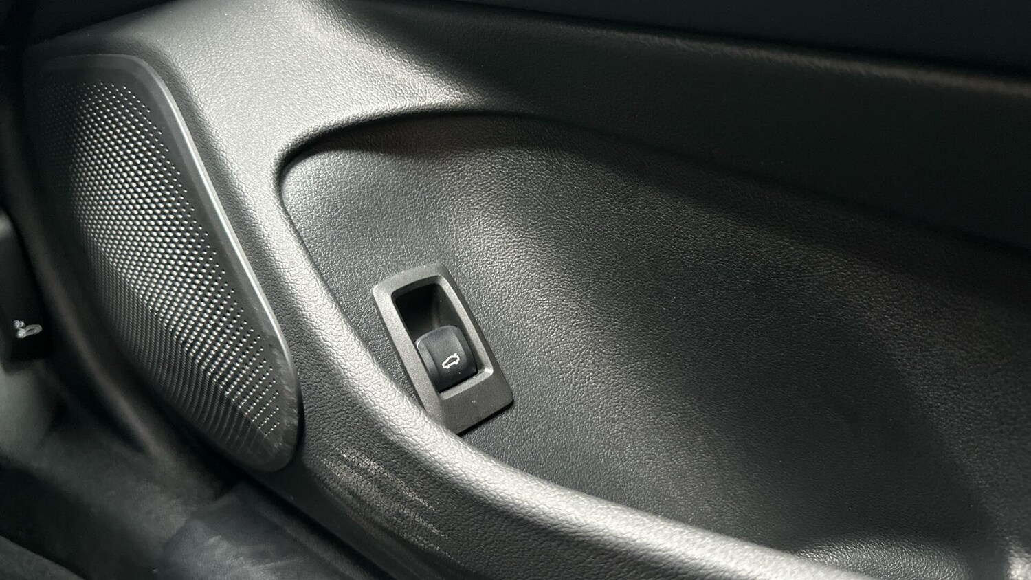 Used BMW i4 for sale - 77604582: Photo 32