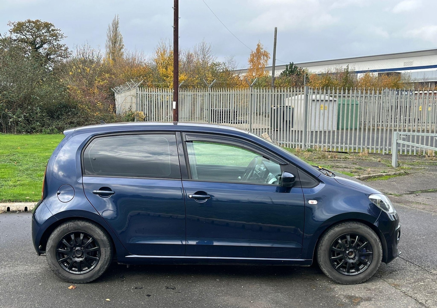 Used Volkswagen up! 2025 for sale - 77705675: Photo 3