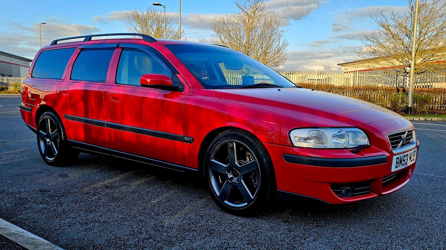 Used Volvo V70 for sale - 77704681: Photo 2