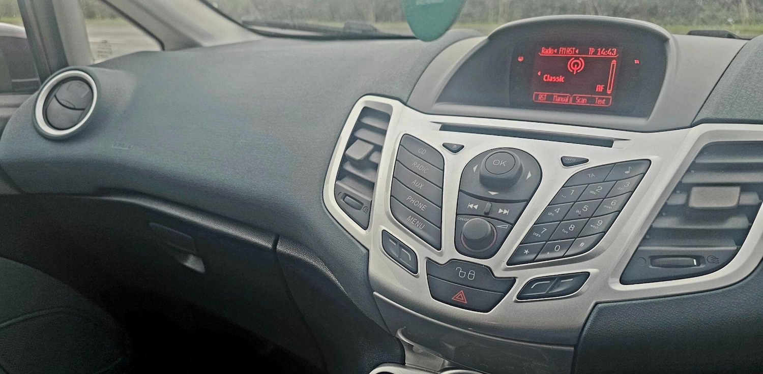 Used Ford Fiesta 2011 for sale - 77793767: Photo 14